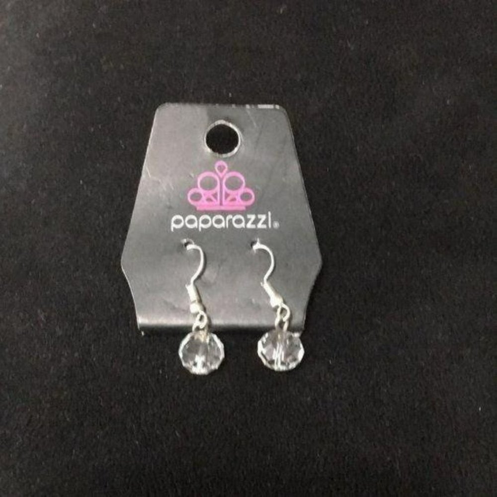 Paparazzi‎ crystal clear beaded fish hook earrings